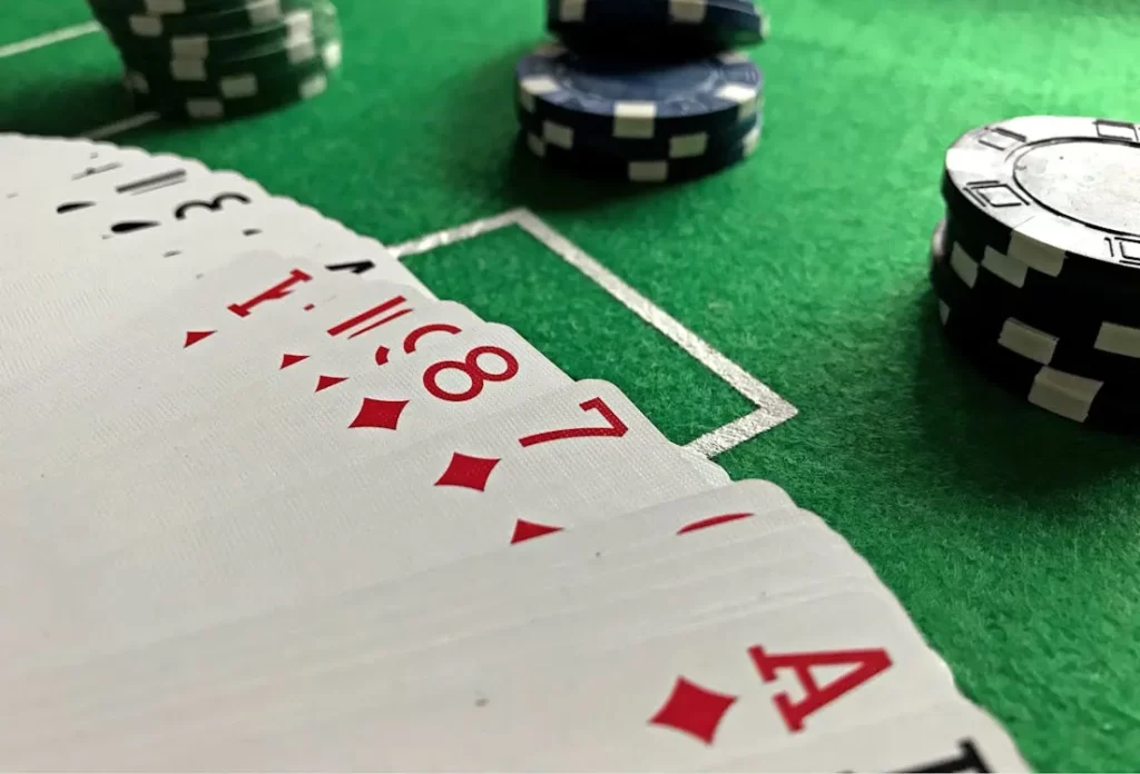 Blackjack tactieken: hoe online casino's verslaan met koude berekening
