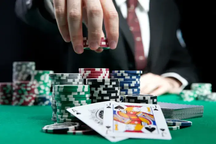 Grundlegende Blackjack-Strategie: Wie Sie nicht auf Casino-Tricks hereinfallen